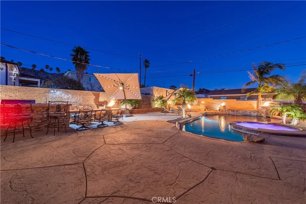 902 E Walnut Avenue, Burbank, California 91501 home-pic-57